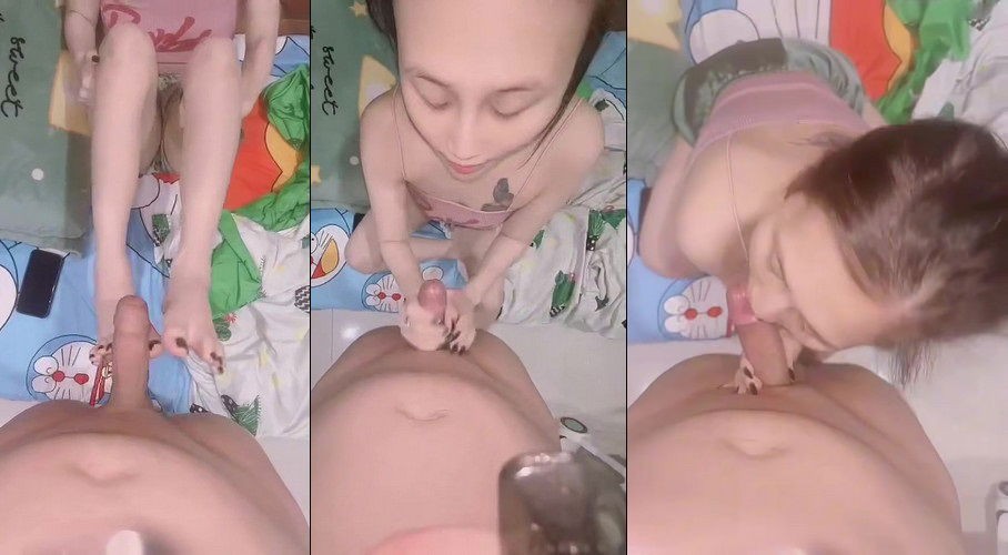 Em gái miền Tây nũng nịu hết dùng miệng dùng tay em còn dùng cả chân nghịch chim anh